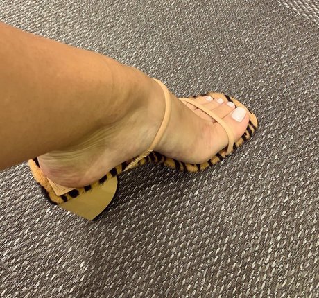 Nacktes geleaktes OnlyFans-Foto von Caliupefeet