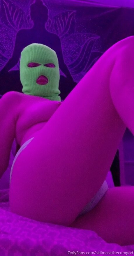 Nacktes geleaktes OnlyFans-Foto von Skiimaskthecumgod