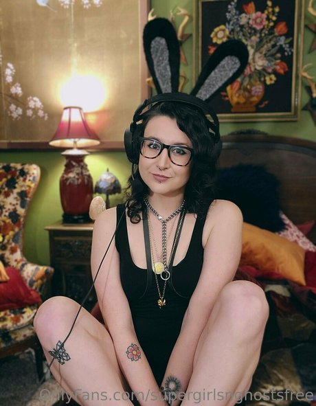 Supergirlsnghostsfree