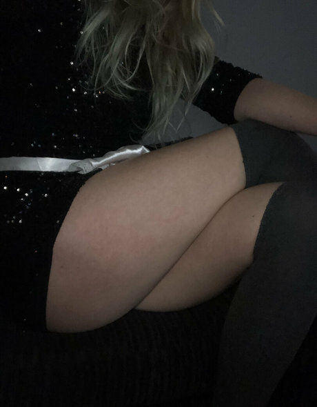 Nacktes geleaktes OnlyFans-Foto von Robynsun