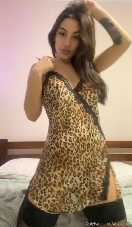 Nacktes geleaktes OnlyFans-Foto von Anyalove2