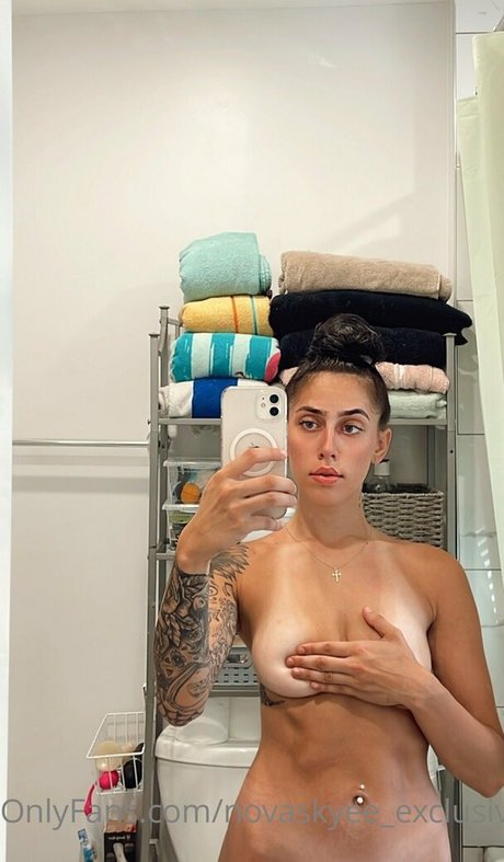 Nacktes geleaktes OnlyFans-Foto von Novaskyeeexclusive