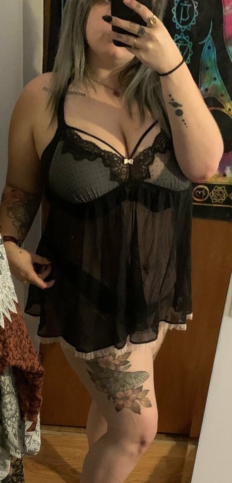 Nacktes geleaktes OnlyFans-Foto von Hazeybliss