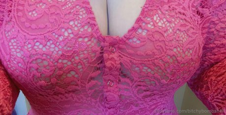 Nacktes geleaktes OnlyFans-Foto von Bitchybombshell